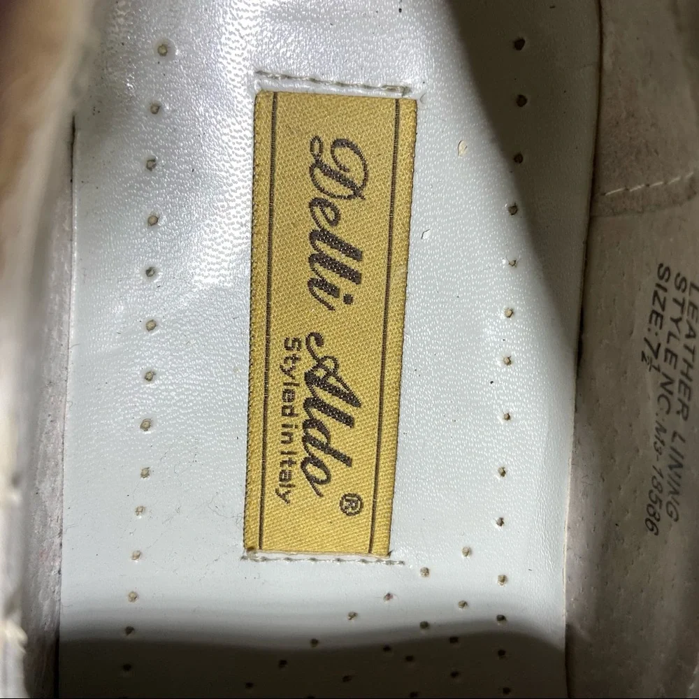 Vintage Delli Aldo White and Gold Loafers Size 7.5